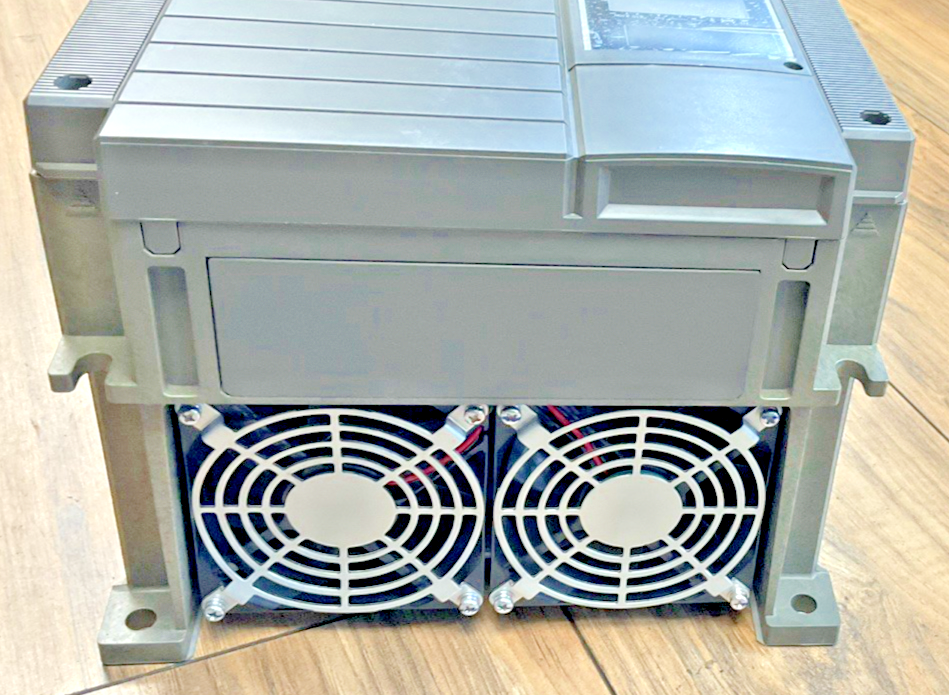 FUJI FRENIC FRN025P11S-4UX 5000P11 INVERTER 480V 50/60HZ 43A8