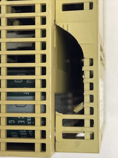 YASKAWA SGDH-01AE SERVOPACK OUTPUT 0-230VAC 3PH 0.91A INPUT 200-230VAC 2A 1PH5