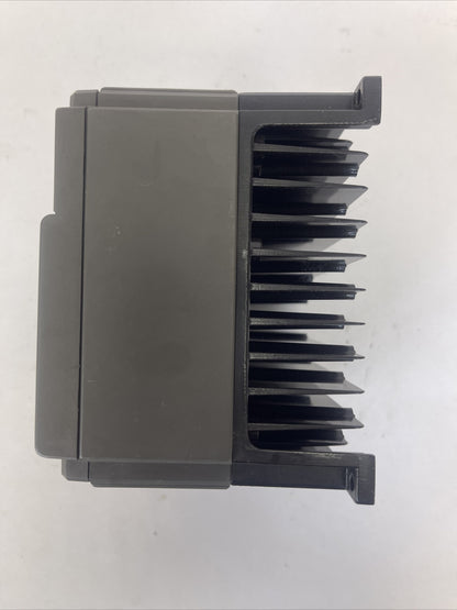 FUJI FVR0-4E9S-7EN INVERTER DRIVE OUTPUT 200-240VAC 3.0A 0.4kW 0.2-400HZ INPUT5