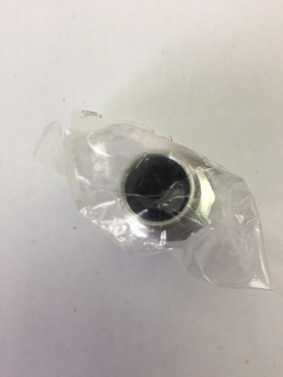 HUBBELL SHC1023 CORD CONNECTOR ALUMINUM N.P.T. HUB SIZE 1/2"  3