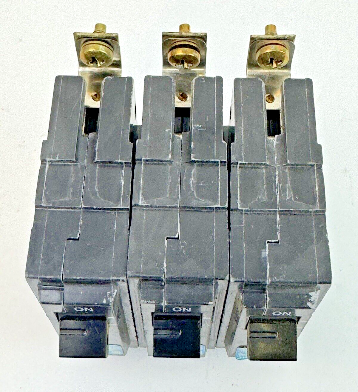 GE **LOT OF 3** THHQB1115 - CIRCUIT BREAKER - 1 POLE, 15 A, 240 VAC6
