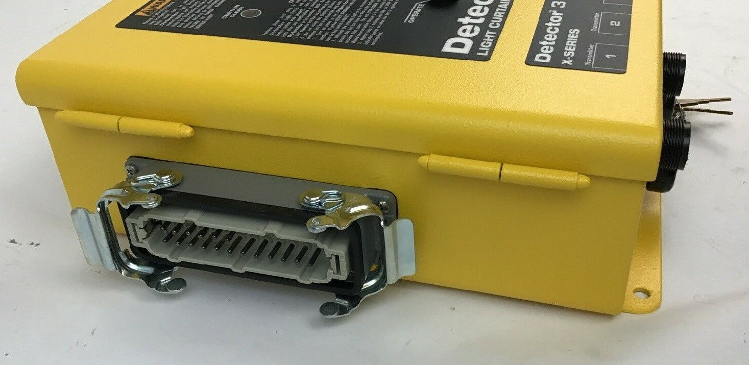 DATA INSTUMENTS/HONEYWELL 3LC-BXWQDH DETECTOR 3 LIGHT CURTAIN CONTROLLER 6