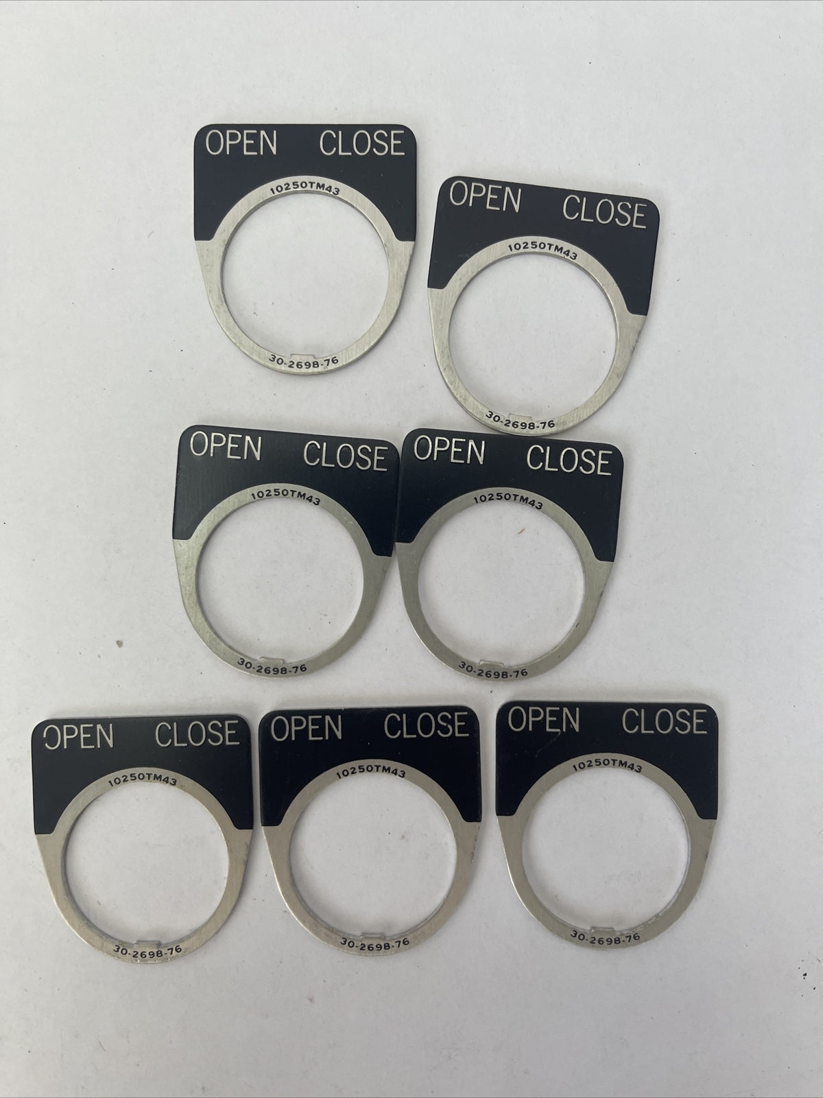 CUTLER HAMMER EATON 10250TM43 OPEN CLOSE LEGEND PLATE 30-2698-76 (LOT OF 7)0