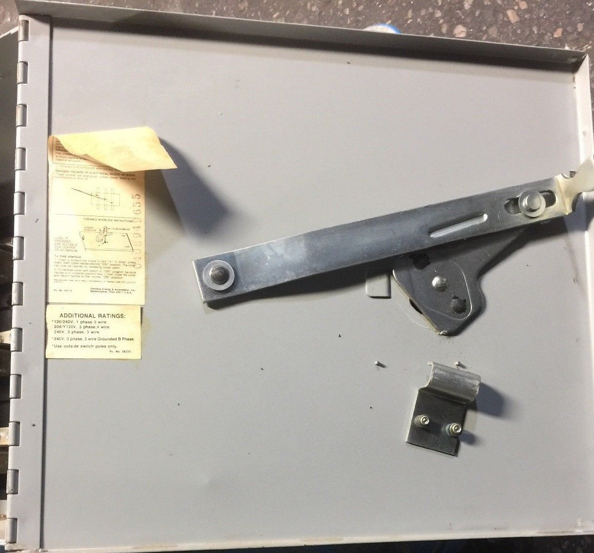 SIEMENS V7H3205 VACU-BREAK SWITCH 400 AMP 240V MAX 3 POLE 3 PHASE SERIES A8