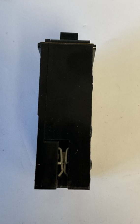 CROUSE-HINDS MP30 CIRCUIT BREAKER 30A 120/240VAC STYLE MP 2POLE ***LOTOF10***7