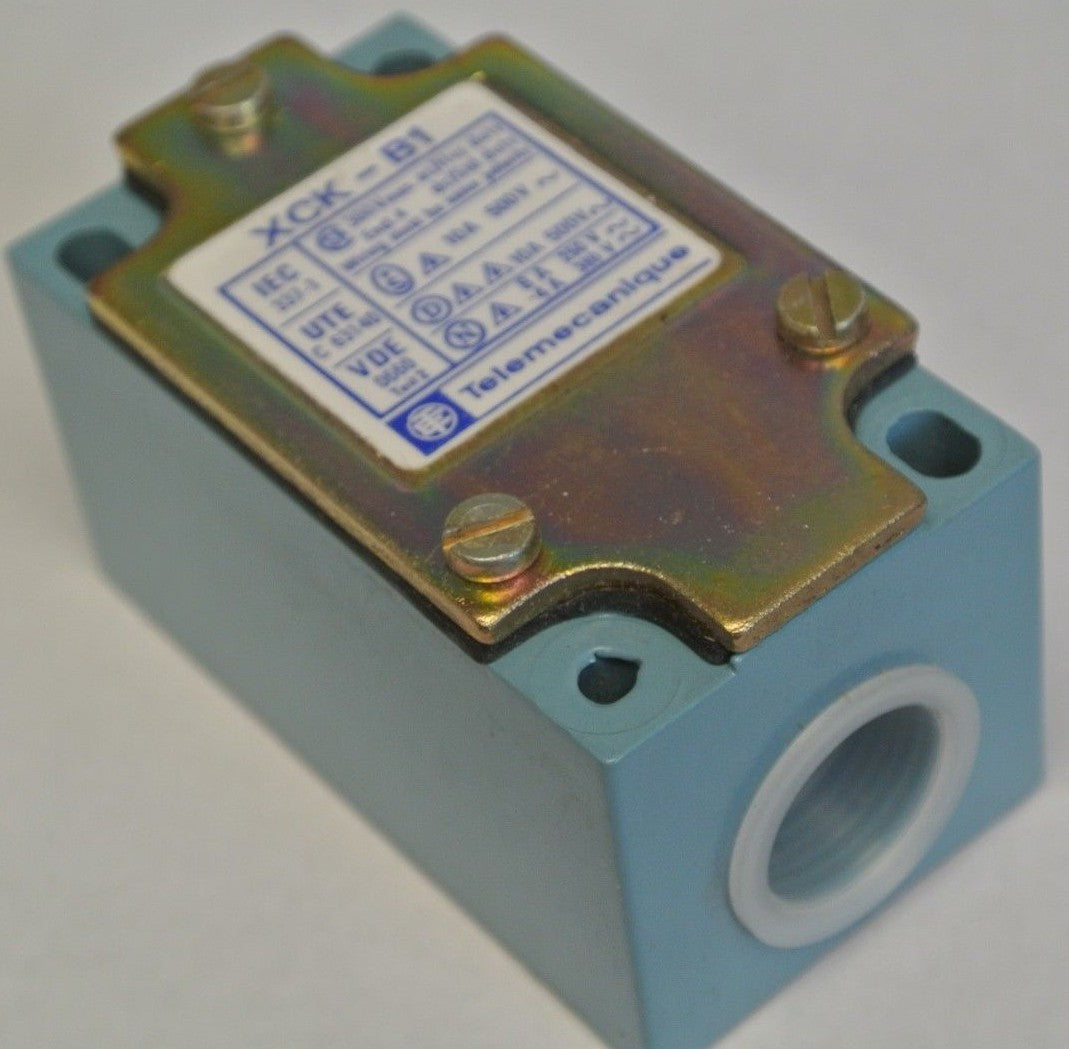 TELEMECANIQUE XCK-B1 LIMIT SWITCH BODY - 300VAC MAX HEAVY DUTY - NEW SURPLUS0
