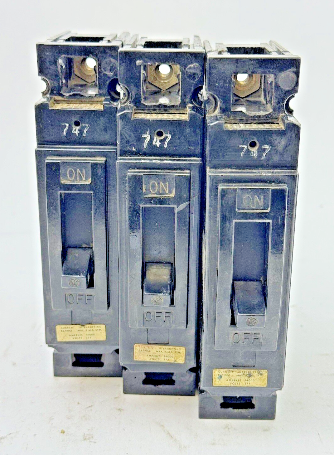 GE **LOT OF 3** - TEF113015 - CIRCUIT BREAKER - 1 POLE/15A/277 VAC1