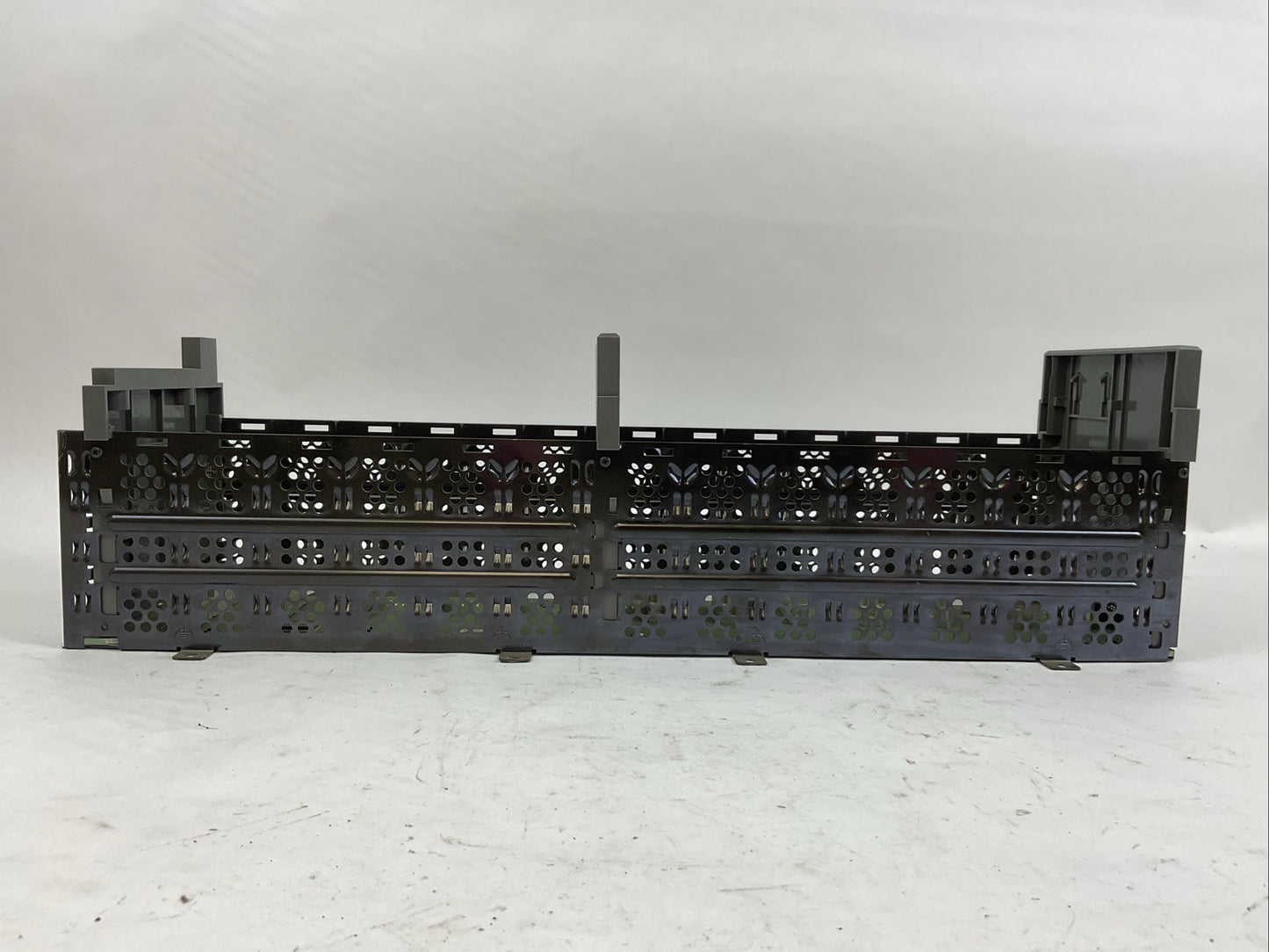 ALLEN BRADLEY 1746-A13 SER B SLC 500 13-SLOT RACK1