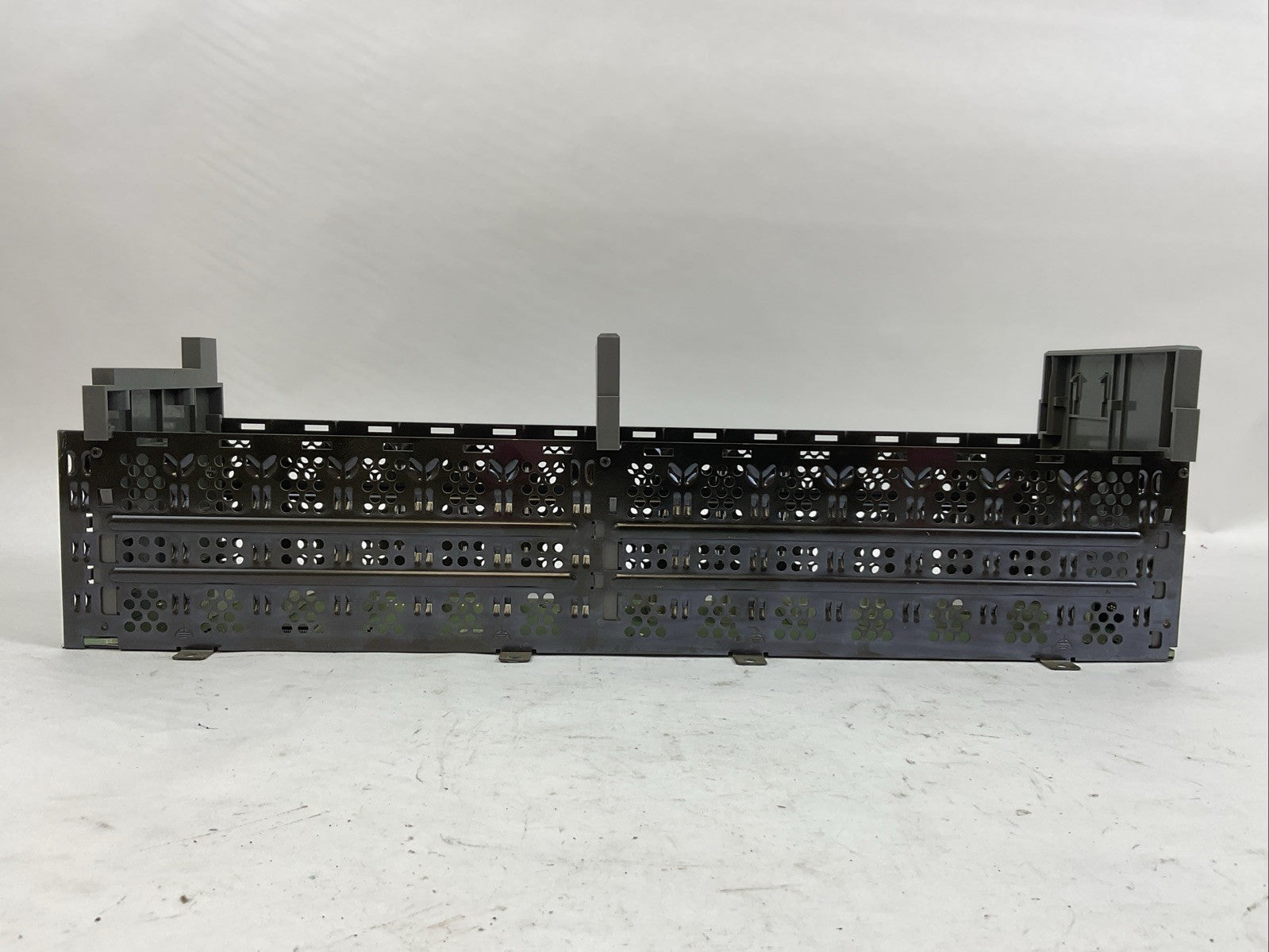 ALLEN BRADLEY 1746-A13 SER B SLC 500 13-SLOT RACK1