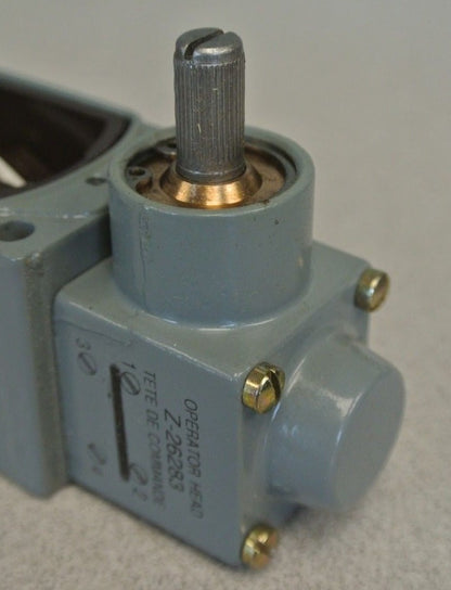 ALLEN-BRADLEY 802T-AMJ1 OILTIGHT LIMIT SWITCH / LEVER TYPE / MAINT / NEW SURPLUS4