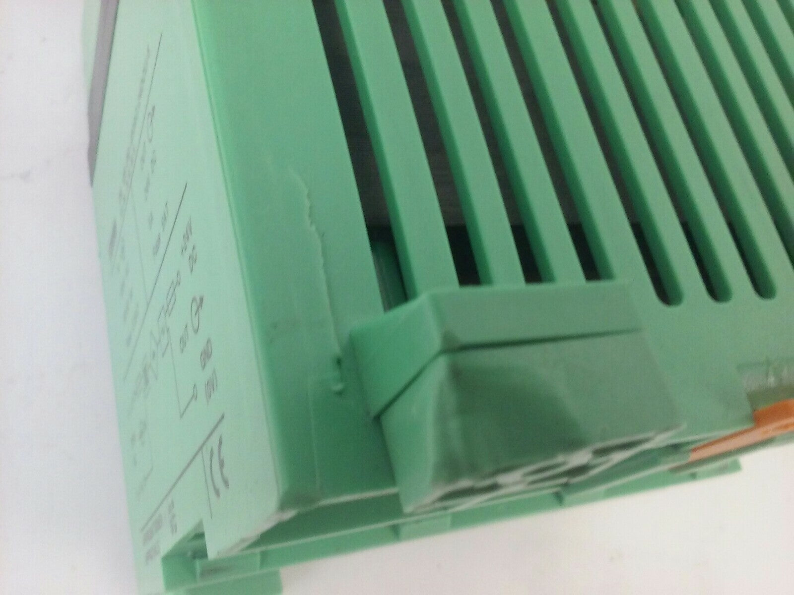 PHOEINX CONTACT CM 125-PS-120AC/24DCU/5 POWER SUPPY 120VAC 50/60HZ 24VDC 5A 8