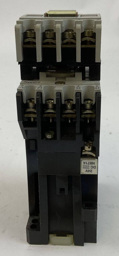 ALLEN BRADLEY 700DC-F400* SER C CONTACTOR 600VAC 300VDC 10A COIL 24VDC 195-FA400