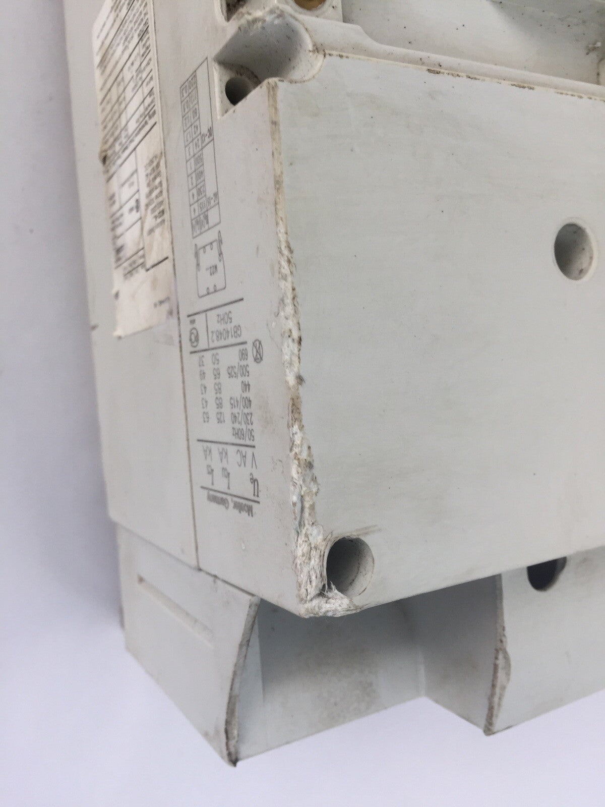 MOELLER NZMH4-AE CIRCUIT BREAKER 1200A 600VAC NZM4-XUHIV20 24VDC NZM H4-AE7