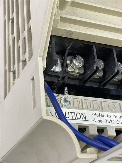 YASKAWA CIMR-E7U42P2 AC VARISPEED E7 DRIVE OUTPUT 3PH 0-480VAC 5.3A 4.0kVA INPUT7