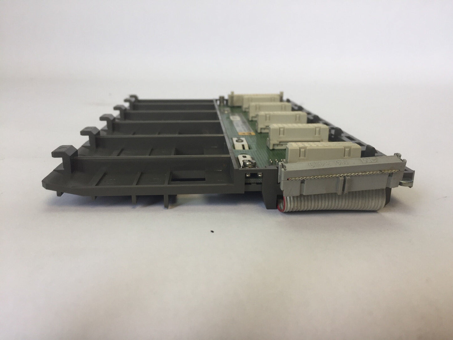 AEG MODICON DTA201 7628-042.244801SECONDARY SUBRACK 5 SLOTS REV 105