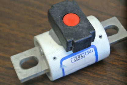 FERRAZ-SHAWMUT A025R200IL PROTISTOR FUSE / 250V / 200A / R200885CF00 NEW SURPLUS2