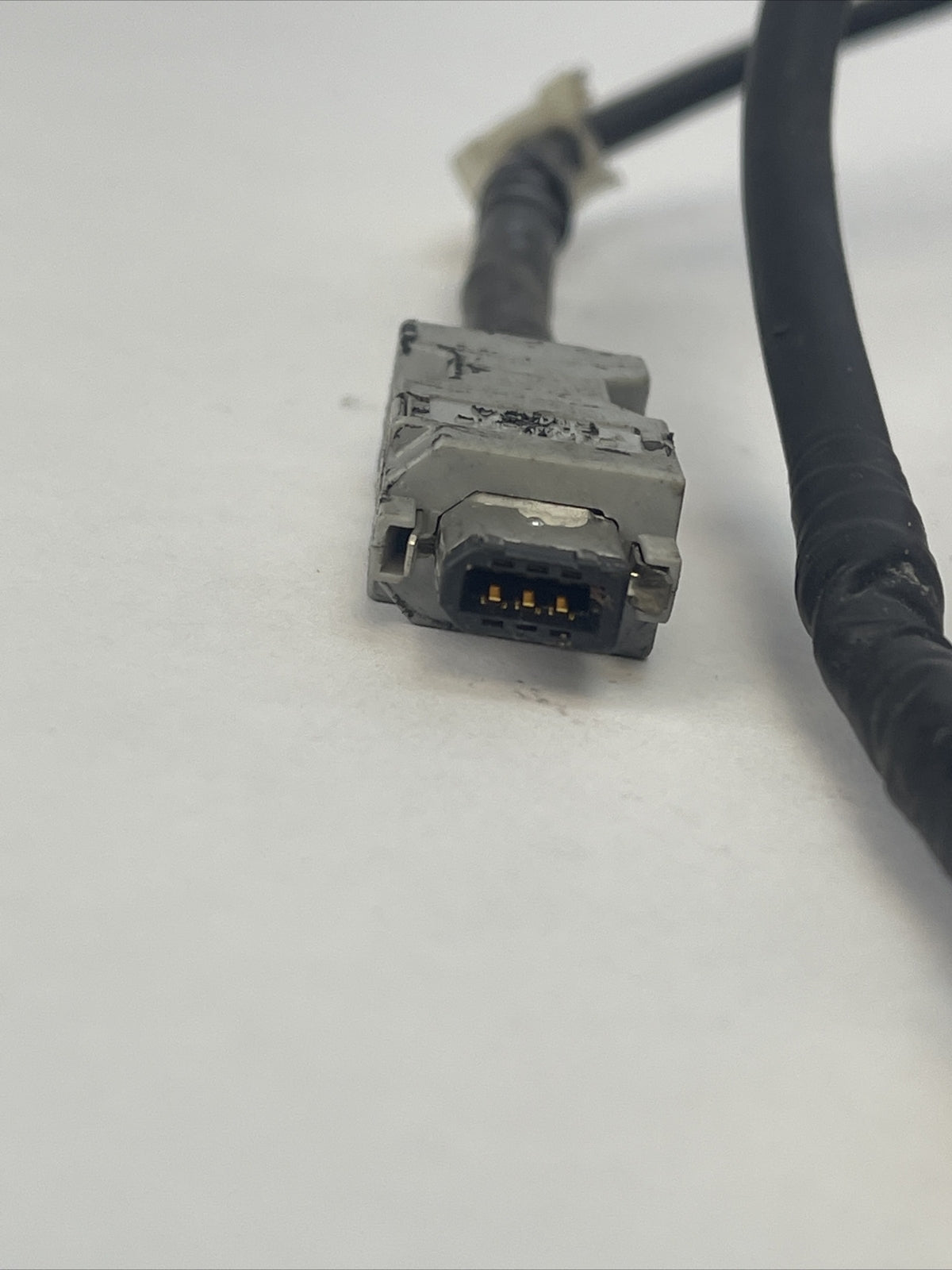 YASKAWA SGM7J-04A7C6E AC SERVO MOTOR 200VAC 2.5A 400W PF70L1-10-P2-S2-14-30-50-76