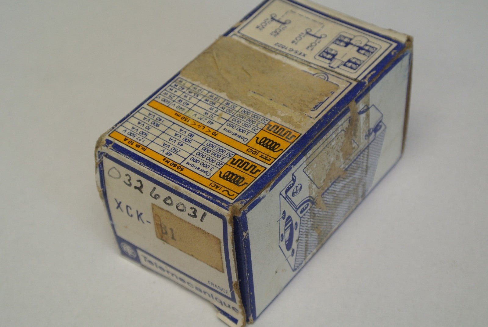 TELEMECANIQUE XCK-B1 LIMIT SWITCH BODY - 300VAC MAX HEAVY DUTY - NEW SURPLUS7