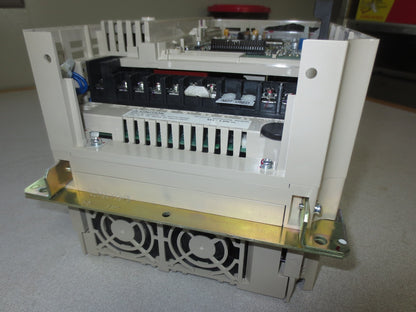 YASKAWA CIMR-E7U47P5 VARIABLE FREQUENCY DRIVE, 10HP - FOR PARTS or NOT WORKING5