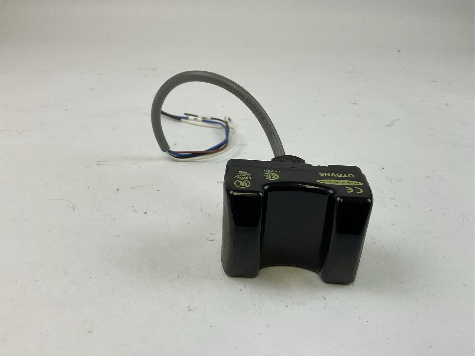 BANNER OTBVN6 MOMENTARY TOUCH BUTTON3