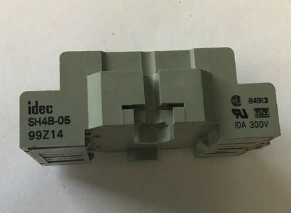 IDEC SH4B-05 RELAY SOCKET BASE 10A 300V***(LOTOF9)*** 1