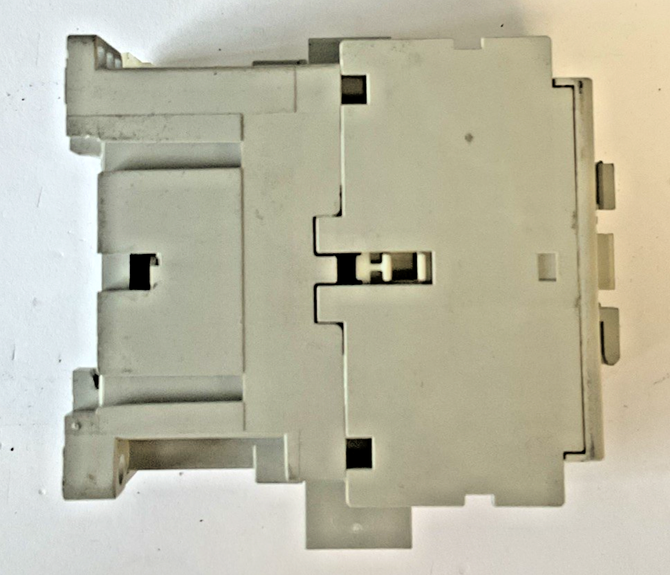 ALLEN BRADLEY 300-AO*930 CONTACTOR SER.C 600VAC SIZE 05