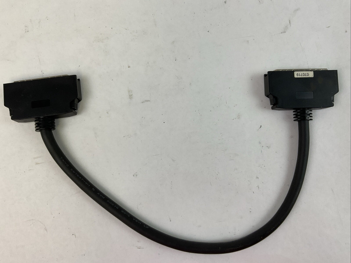 OMRON CS1W-CN313 CABLE4