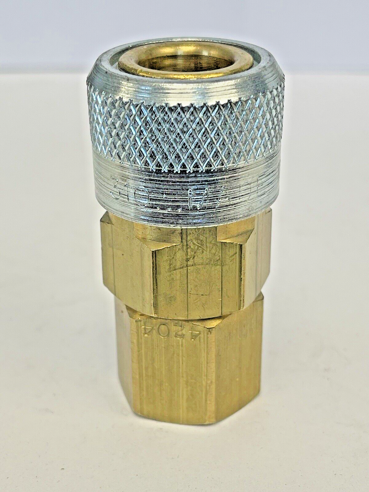 FOSTER - 310-4204 - PNEUMATIC SOCKET - 3/8" NPT, 3/8 – 18 Female Thread, 300 PSI0