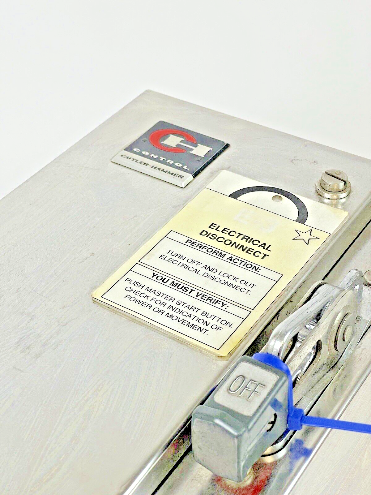 CUTLER HAMMER - A30CWA0 A2- COMBINATION MOTOR STARTER WITH MOTOR CIRCUIT SWITCH1