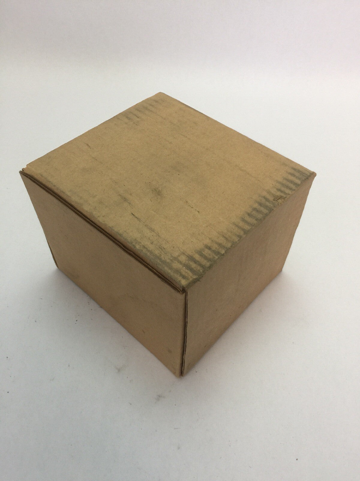 HUBBELL 560B9W PIN & SLEEVE WATERTIGHT INLET 60A 120/208VAC 4 POLE 5 WIRE GROUND2