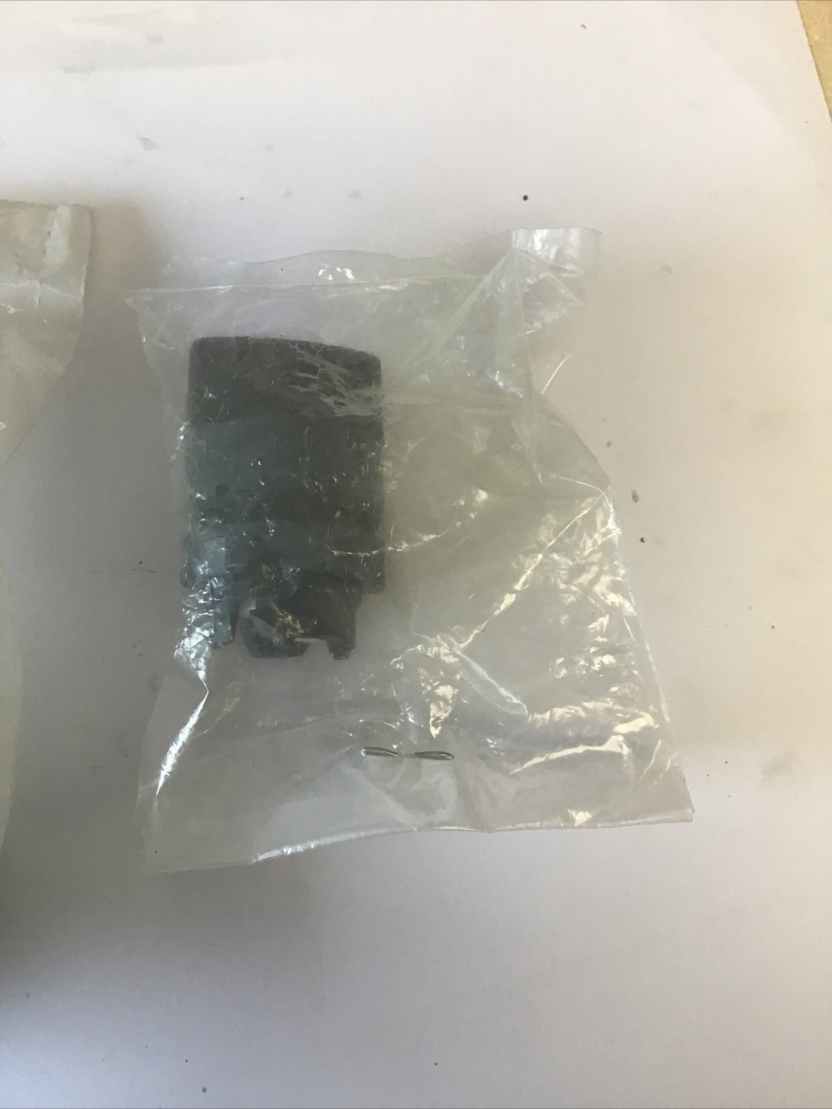 TELEMECANIQUE ZB5AD3 SELECTOR SWITCH SER.B ***LOTOF3***2