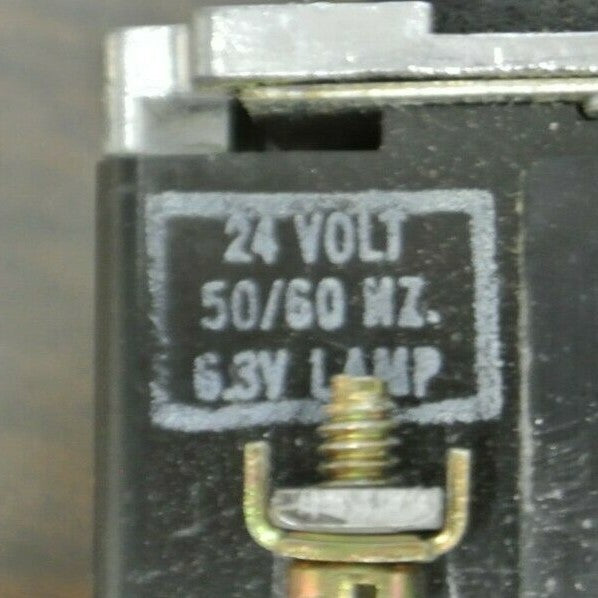 CUTLER-HAMMER ILLUMINATED PUSHBUTTON / 24V, 6.3V LAMP / NEW SURPLUS / NO LENS4