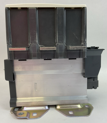 SCHNEIDER ELECTRIC T02HN13F7 SIZE 6 CONTACTOR TeSys LX1FK110 110-120VAC 40-400Hz2