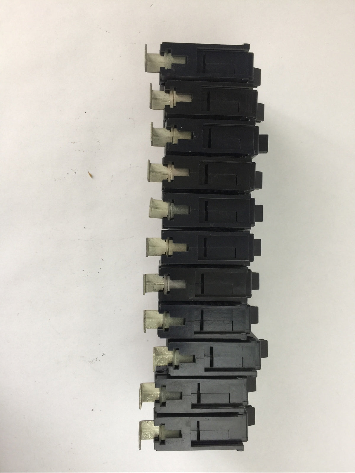 CHALLENGER/SYLVANIA BQ1C020 CIRCUIT BREAKER 1POLE 20AMP 120/240VAC (LOT OF 11)2