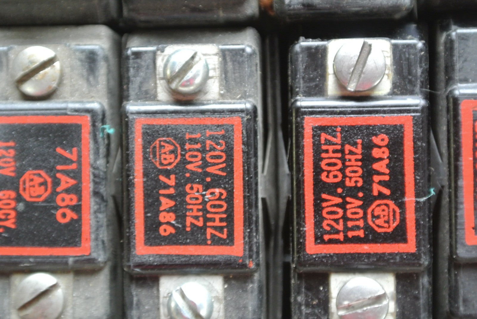 ALLEN-BRADLEY 71A86 COIL - SIZE 1 - 120V, 60Hz / 110V, 50Hz3