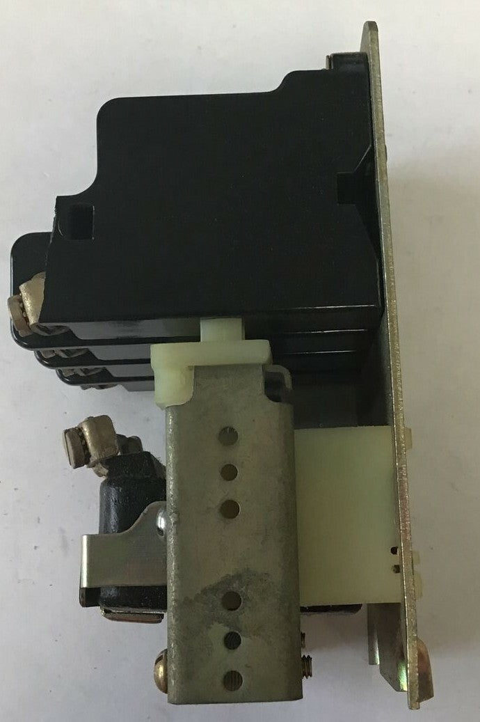 STRUTHERS-DUNN 601-4-4S0 TYPE MC RELAY 120V 50-60CY 10A 600VAC6