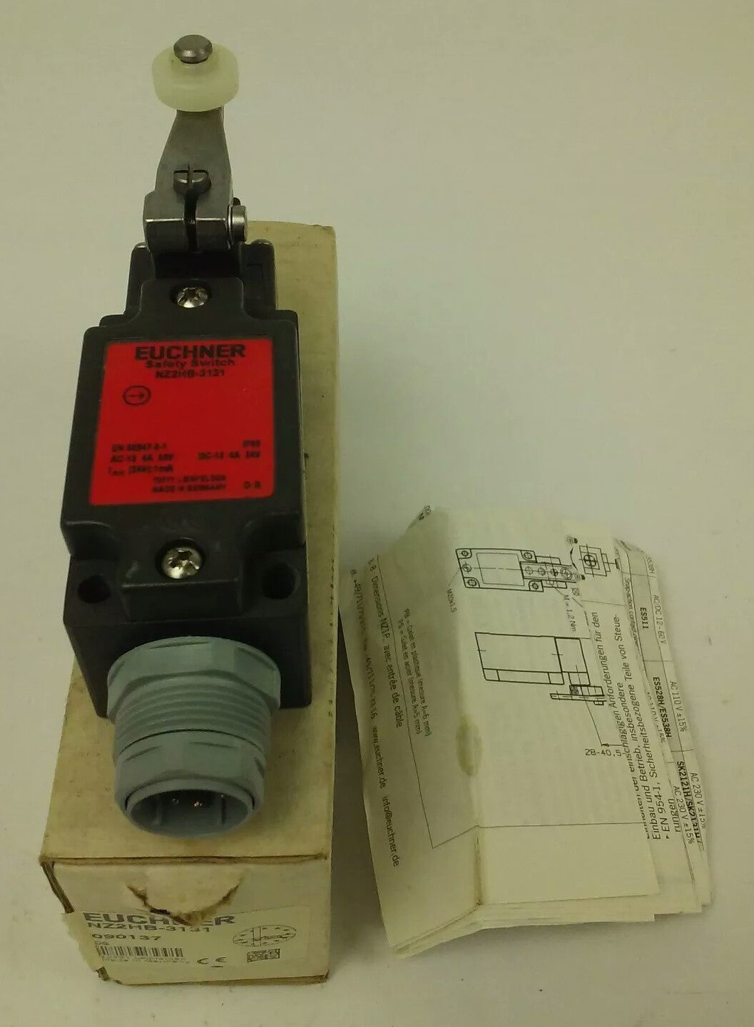 EUCHNER SAFETY SWITCH NZ2HB-3131 , AC-15 4A 50V, DC-13 4A 24V0