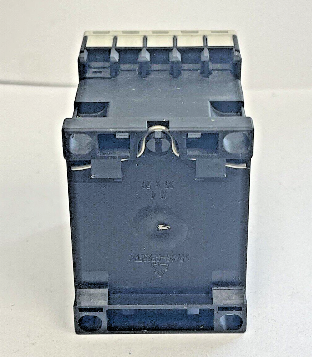 SIEMENS - 3RH1131-2BB40 - CONTROL RELAY - 10 A, 240 VAC, AUXILIARY CONTACT3