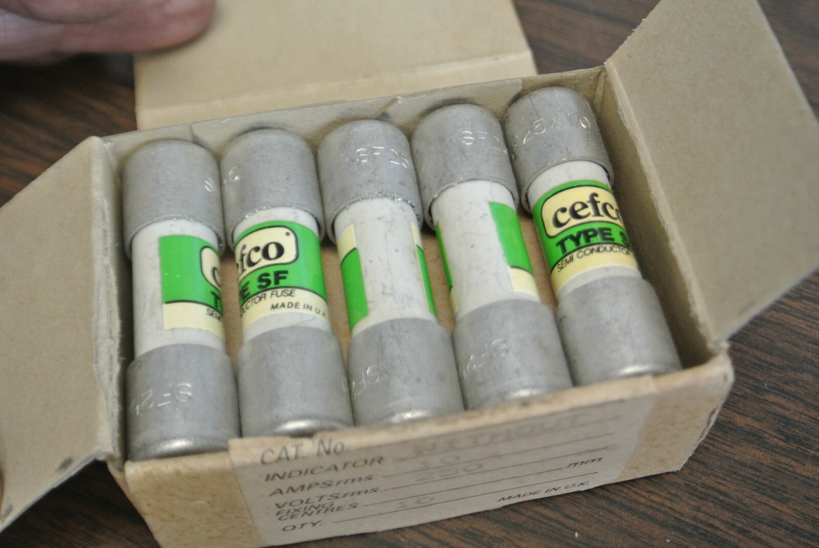 BOX of 10 / CEFCO SF25X10 RECTIFIER FUSE / 10A / 250V / NEW SURPLUS0
