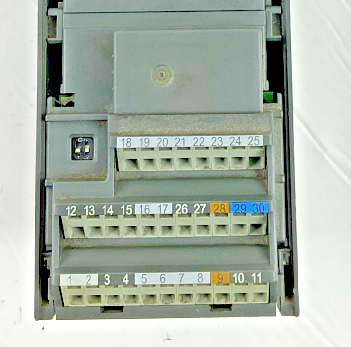 SIEMENS 6SE6440-2UD13-7AA1 FREQUENCY INVERTER MICRMASTER VER. G01/2.202