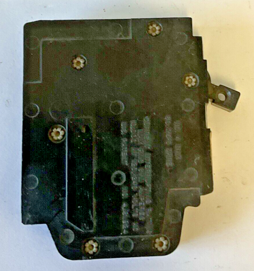 CROUSE-HINDS MH130-R CIRCUIT BREAKER 1POLE MH/MM 120/240VAC***LOTOF2***5