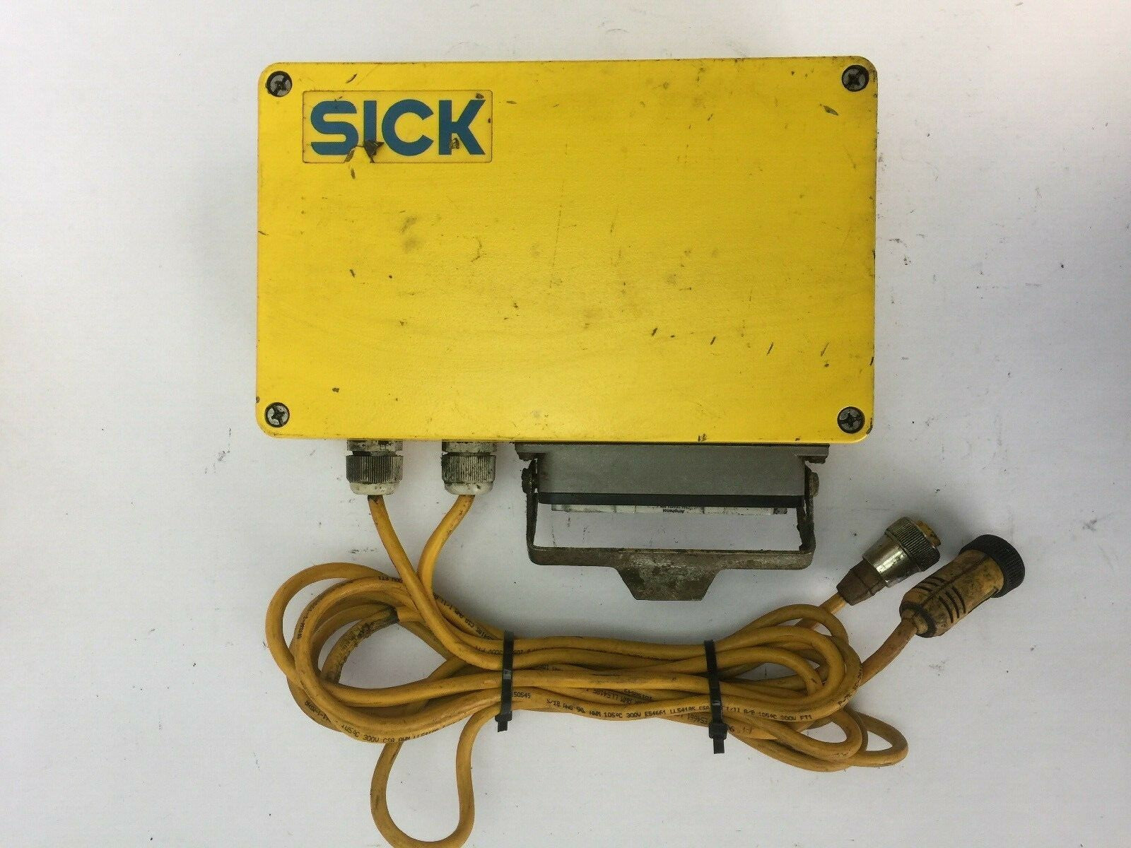 SICK LCU-V343 SENSOR SAFETY CONTROL 6011743 115/230VAC+10/-15% 70VA TYPE 40