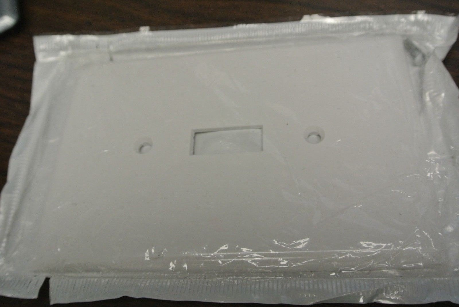 LOT of 3 / GANG COVER, GRAY / SWITCH COVER, WHITE / OUTLET COVER / NEW SURPLUS5