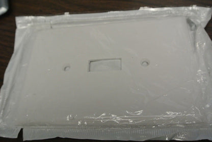 LOT of 3 / GANG COVER, GRAY / SWITCH COVER, WHITE / OUTLET COVER / NEW SURPLUS5