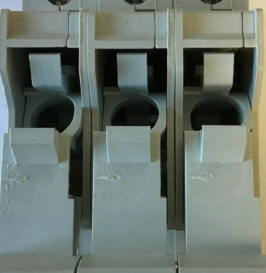 ITC VLC10 FUSE HOLDER LR 106309 600VAC 30A 3P2