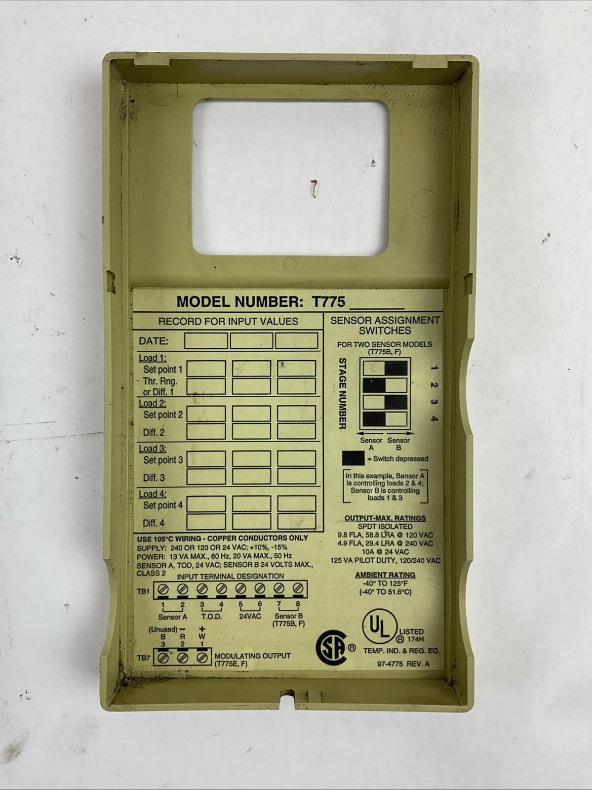 HONEYWELL T775A1035 TEMPERATURE CONTROLLER OUTPUT 120/240VAC6
