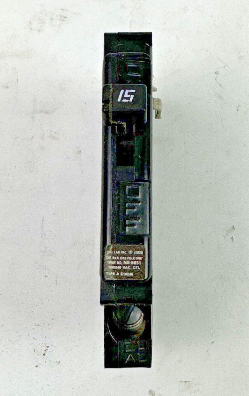 CHALLENGER *BOX OF 14* - A115K - CIRCUIT BREAKERS - 1 POLE/15 A/240 VAC3