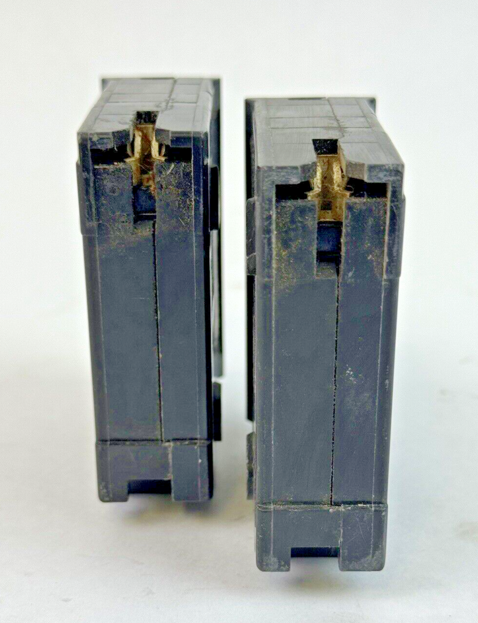 SQUARE D **LOT OF 2** HOM130 - CIRCUIT BREAKERS - 1 POLE/ 30 A/ 240 VAC4