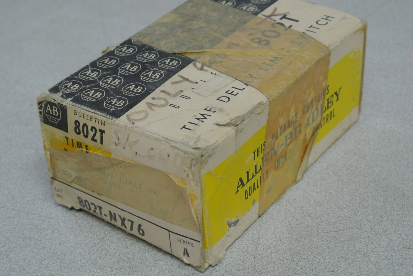 ALLEN-BRADLEY 802T-NX76, Ser. A - TIME DELAY LIMIT SWITCH - NEW SURPLUS7