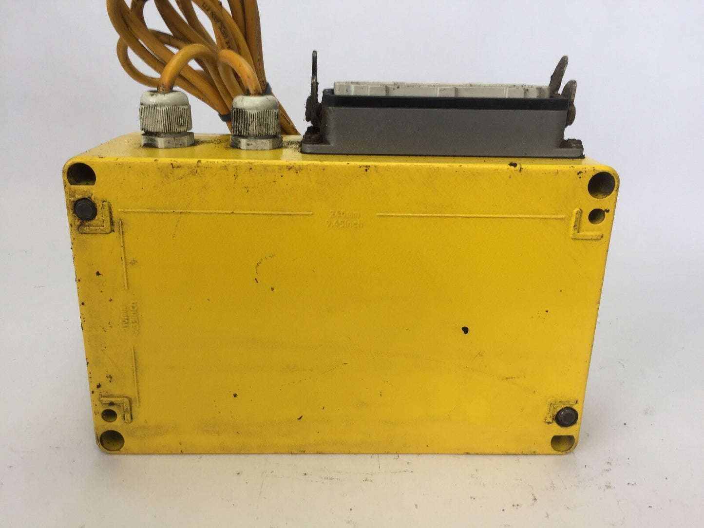 SICK LCU-V343 SENSOR SAFETY CONTROL 6011743 115/230VAC+10/-15% 70VA TYPE 48